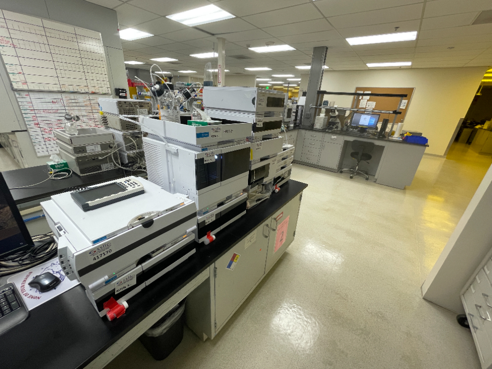 Image of Agilent 1200 Series HPLC with DAD and Autosampler